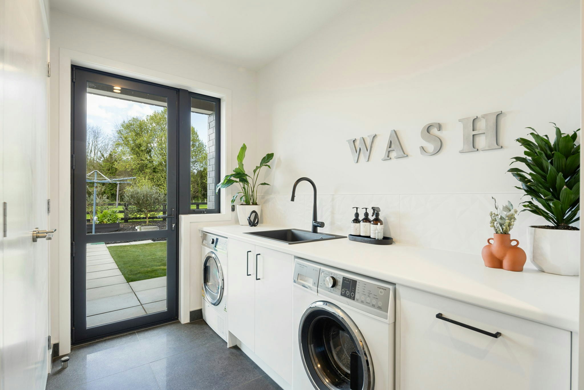 99 web or mls in House AR5 5496