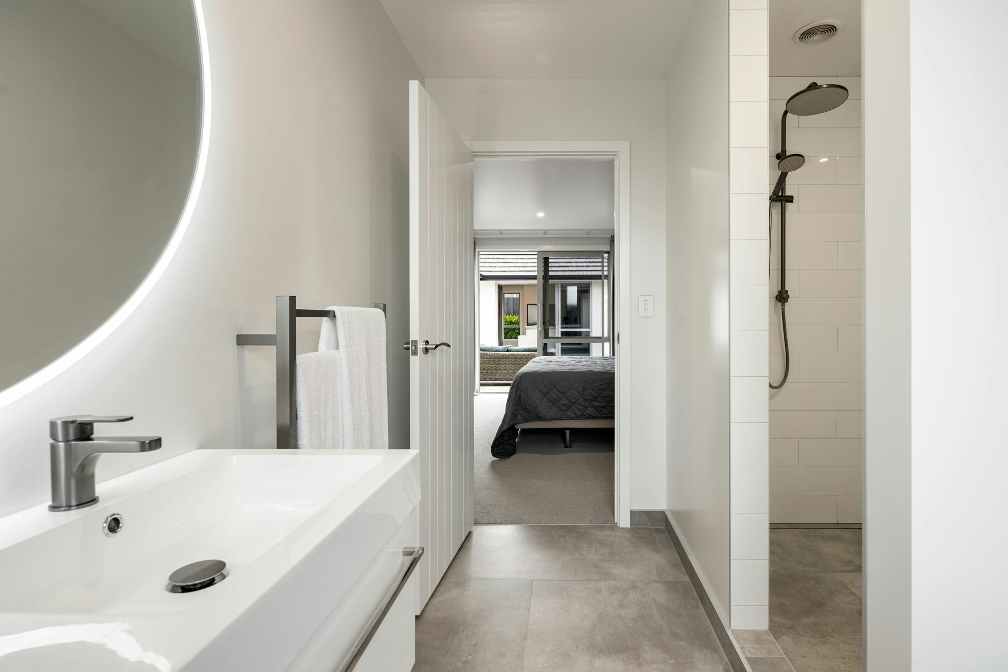 99 web or mls in House AR5 7952